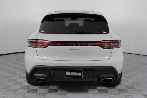 2026 Porsche Macan Base