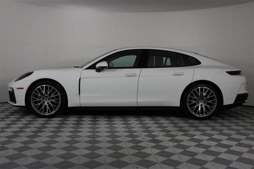 2025 Porsche Panamera Base