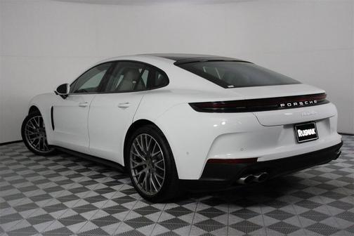 2025 Porsche Panamera Base