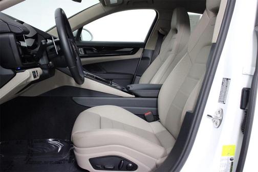 2025 Porsche Panamera Base