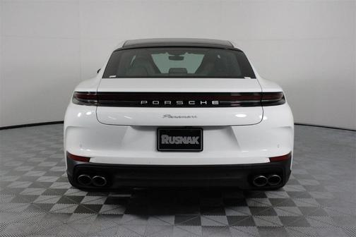 2025 Porsche Panamera Base