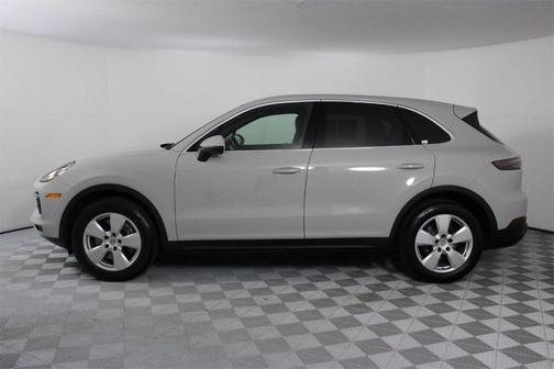 2023 Porsche Cayenne Base (Tiptronic)