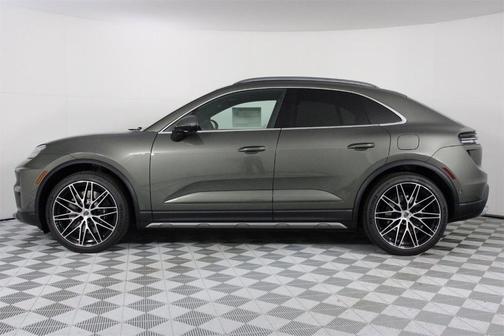 2025 Porsche Macan Turbo