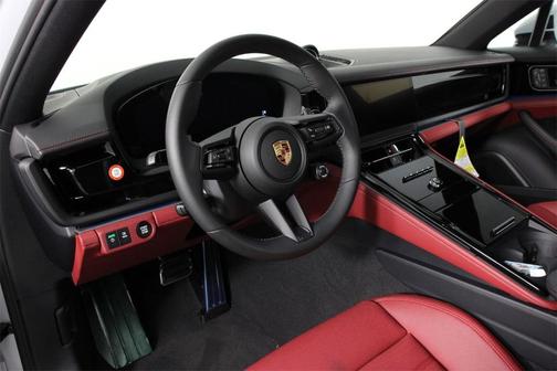 2026 Porsche Panamera 4