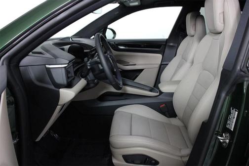 2025 Porsche Macan 4S
