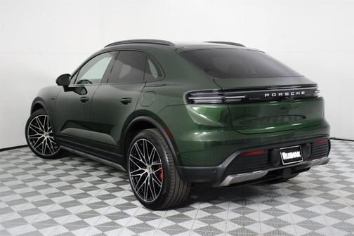 2025 Porsche Macan 4S