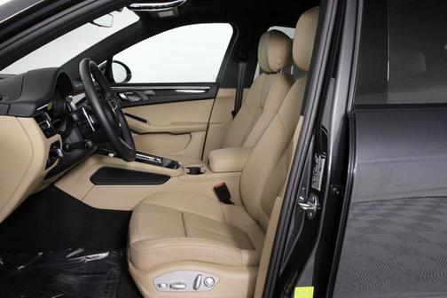 2025 Porsche Macan T