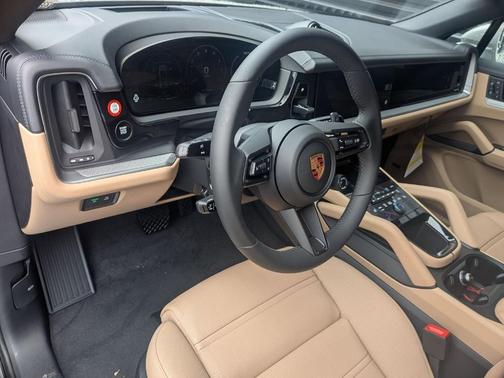 Chalk 2026 Porsche Cayenne Base