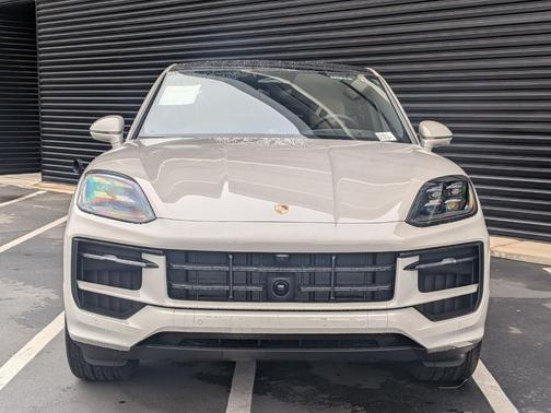 Chalk 2026 Porsche Cayenne Base