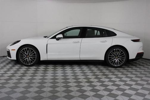 2026 Porsche Panamera Base