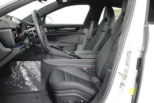 2026 Porsche Panamera 4