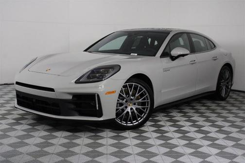 2026 Porsche Panamera 4