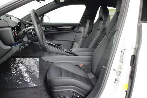 2026 Porsche Panamera 4