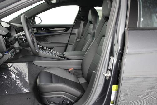 2026 Porsche Panamera Base