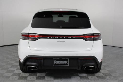 2026 Porsche Macan Base