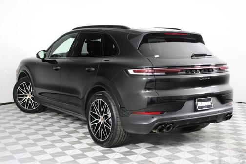 2025 Porsche Cayenne Base