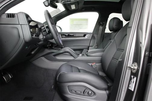 2025 Porsche Cayenne Turbo