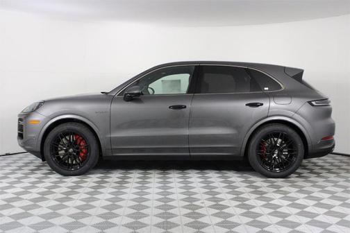 2025 Porsche Cayenne Turbo