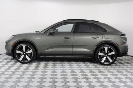 2025 Porsche Macan 4