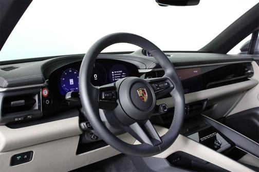 2025 Porsche Macan 4