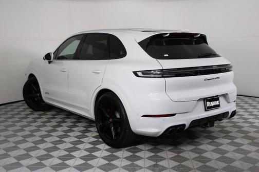 2025 Porsche Cayenne GTS