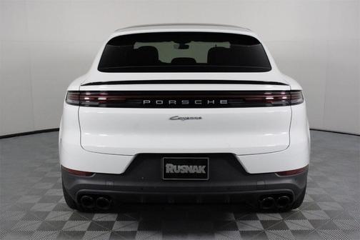 2025 Porsche Cayenne Base