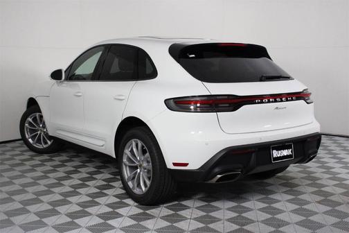 2026 Porsche Macan Base