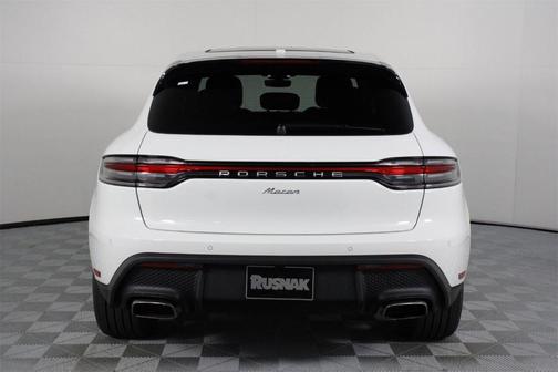 2026 Porsche Macan Base