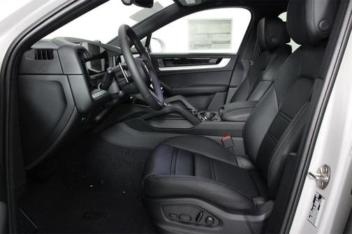 2025 Porsche Cayenne AWD