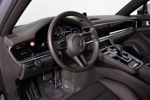 2022 Porsche Panamera E-Hybrid 4