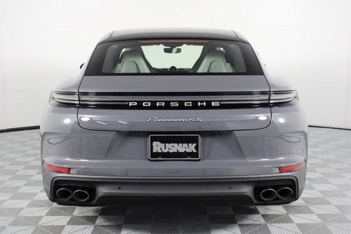 2026 Porsche Panamera 4S