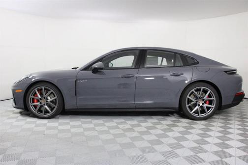 2026 Porsche Panamera 4S