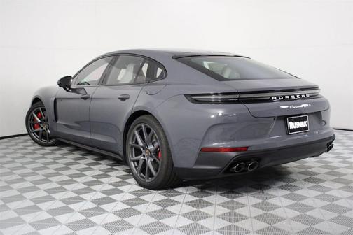 2026 Porsche Panamera 4S
