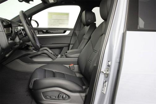 2026 Porsche Cayenne AWD