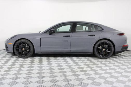 2026 Porsche Panamera Base