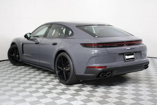 2026 Porsche Panamera Base