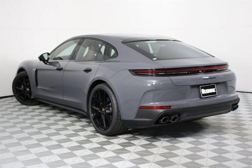 2026 Porsche Panamera Base