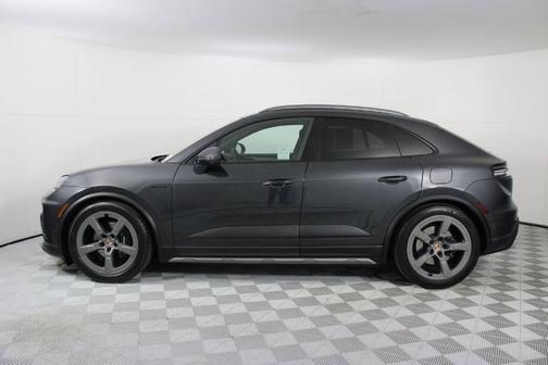 2025 Porsche Macan 4