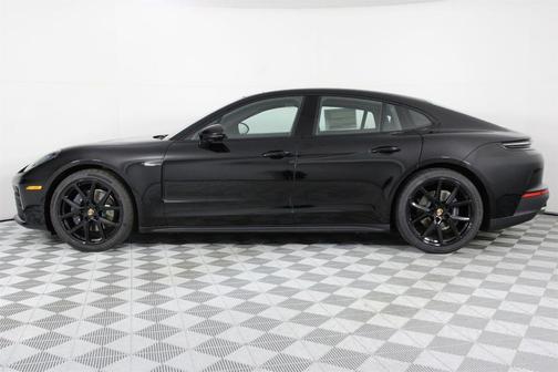 2026 Porsche Panamera Base