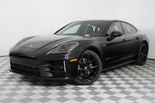 2026 Porsche Panamera Base