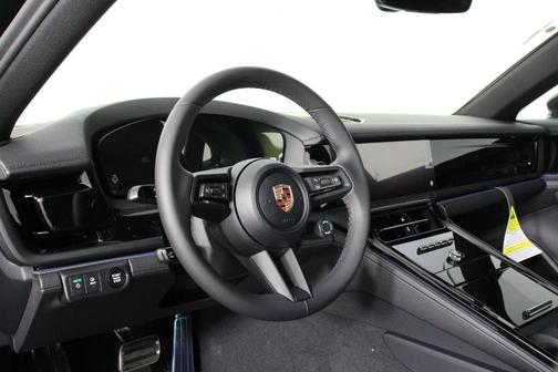 2026 Porsche Panamera Base