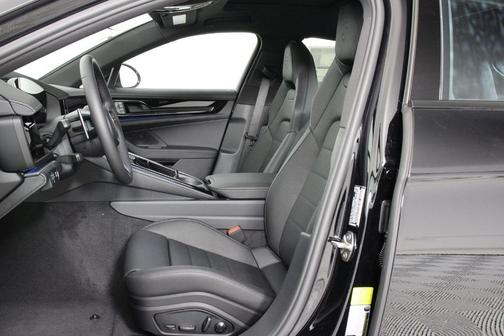 2026 Porsche Panamera Base