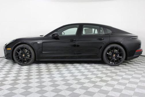 2026 Porsche Panamera Base