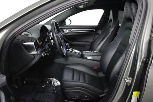 2023 Porsche Panamera Platinum Edition