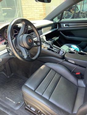 2023 Porsche Panamera Platinum Edition