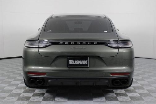 2023 Porsche Panamera Platinum Edition