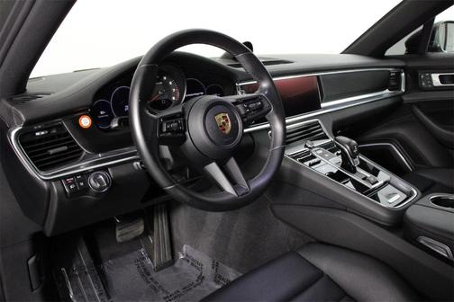2023 Porsche Panamera Platinum Edition