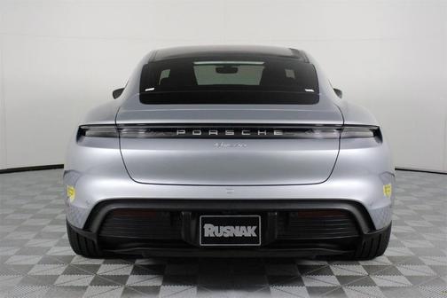 2022 Porsche Taycan Base