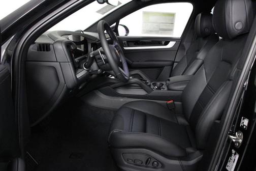 2026 Porsche Cayenne AWD