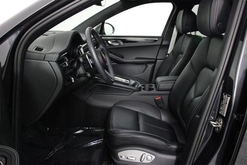 2025 Porsche Macan T